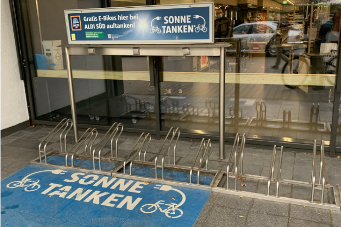 Bild_9-ALDI Schildgen, überdacht, Strom-Tanke