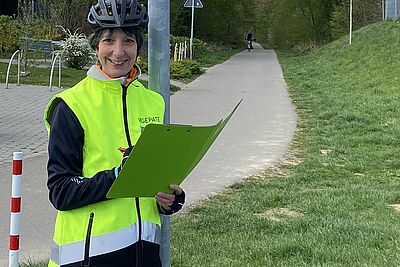 Sabine Krämer-Kox im Einsatz an der Trasse