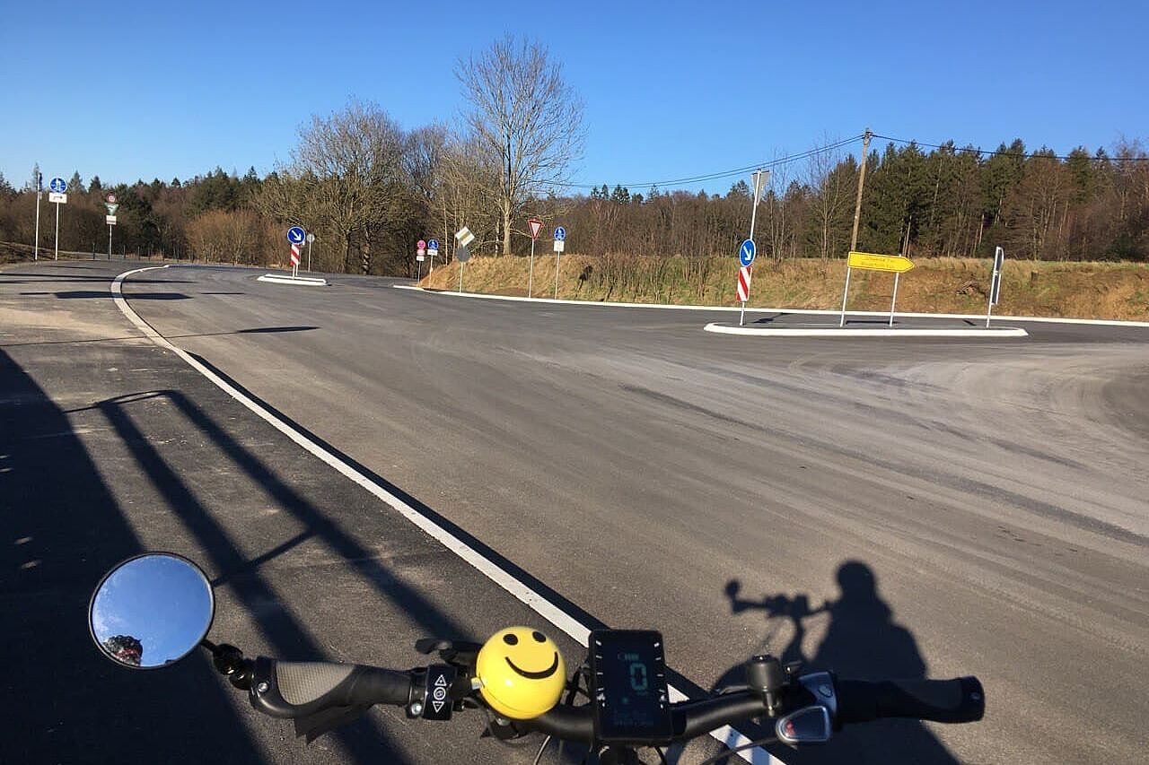 Der_Kreuzungsbereich_bei_Oberlangenberg Der Kreuzungsbereich bei Oberlangenberg