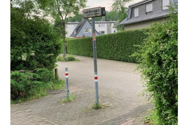 Bild_13_Albert-Dimmers-Str.-Binsenweg__IGP-Route__-__Pfosten_an_die_Seite_versetzen