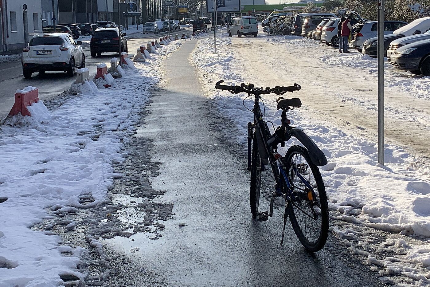 Positiv ragt der frisch sanierte Radweg an der Kalkstraße heraus.