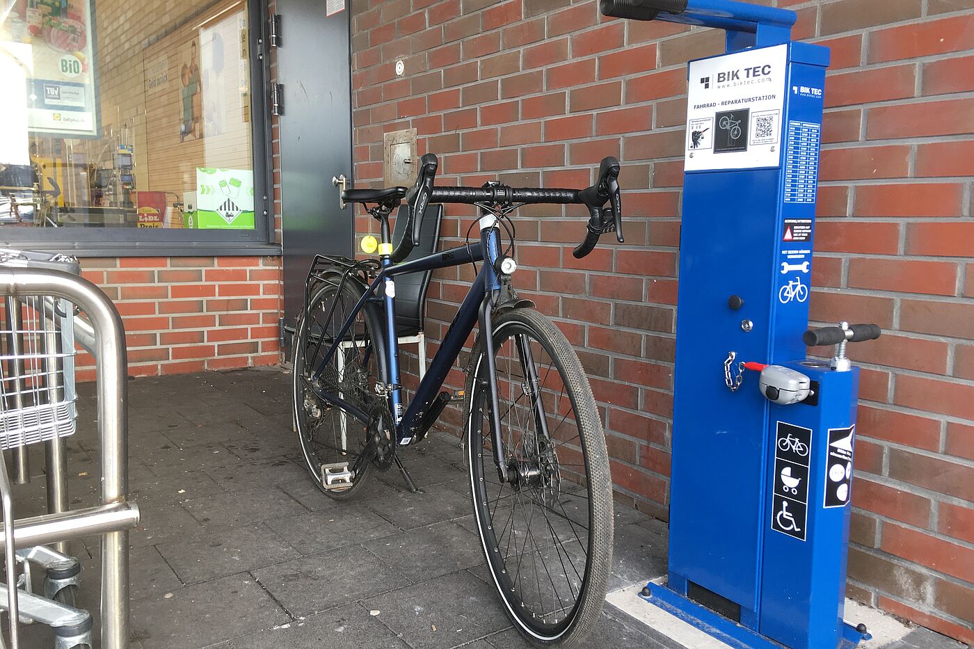 Reparaturstation in Wermelskirchen an der Balkantrasse/LIDL 