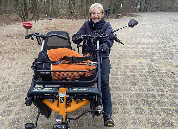 Bärbel mit ihrem Tandem