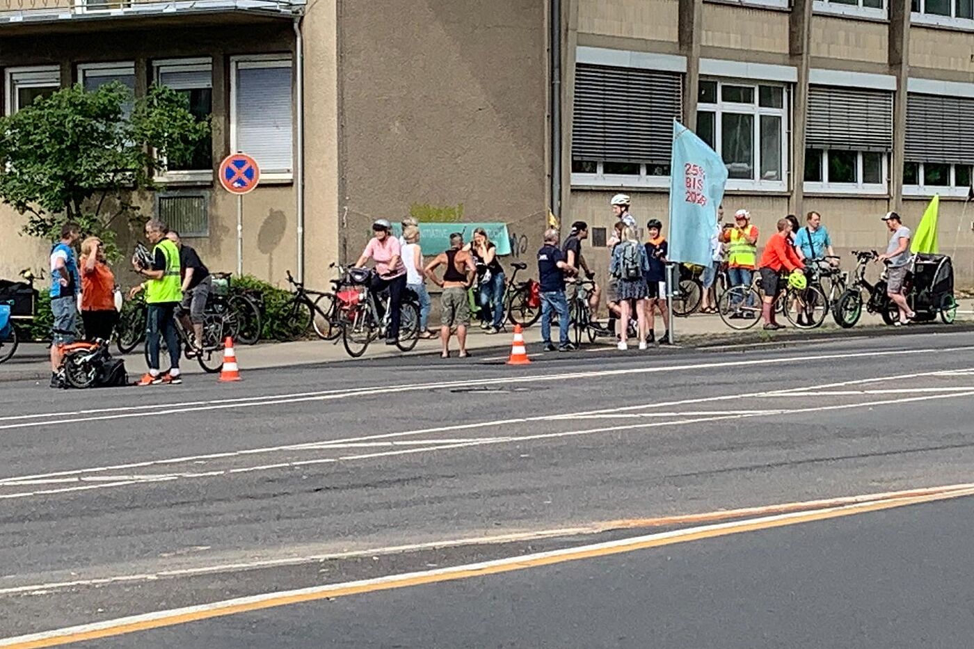 Aufstellung zur PopUp-BikeLane Demo
