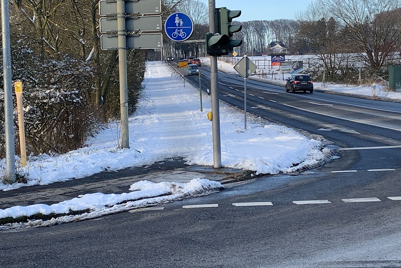 Der frisch sanierten Radweg zwischen Odenthal-Voiswinkel und Hebborn sah ebenfalls sehr ungepflegt aus.