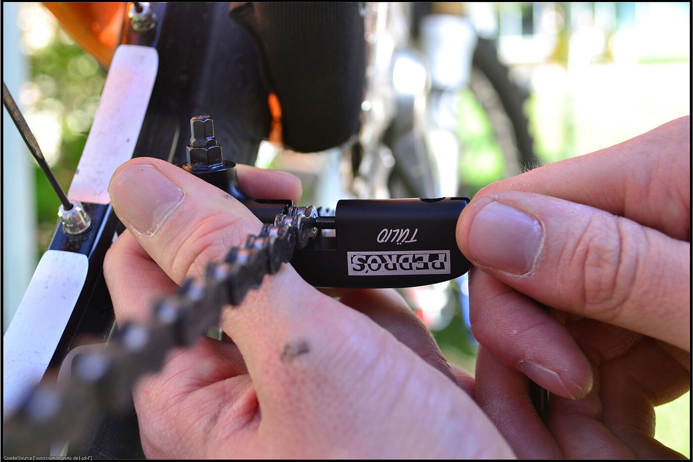 Fahrrad-Multitools gehobener Qualität haben auch ein Kettenwerkzeug an Bord.