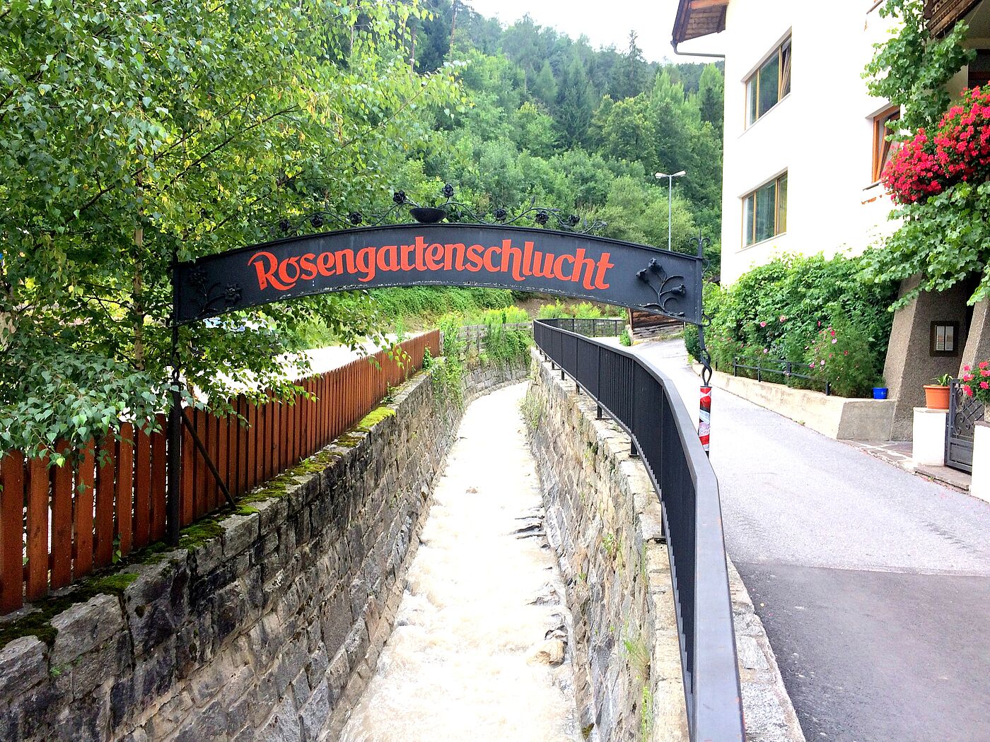 Bild 4 - Die Rosengartenschlucht in Imst