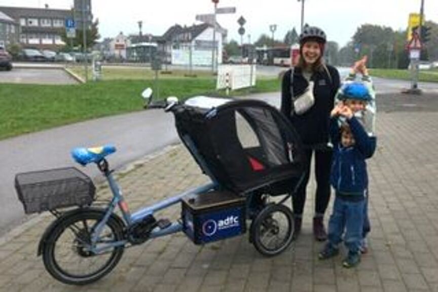 c_S_Kramer-Kox_Kindertransport_Rad.JPG c_S_Kramer-Kox_Kindertransport_Rad.JPG